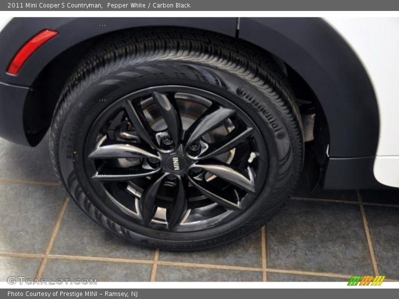 Pepper White / Carbon Black 2011 Mini Cooper S Countryman