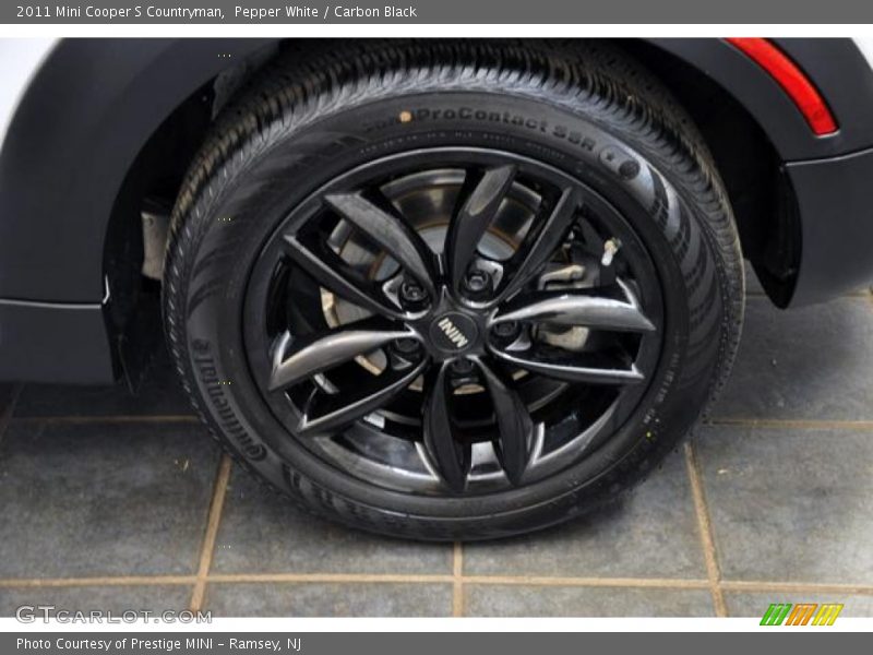 Pepper White / Carbon Black 2011 Mini Cooper S Countryman