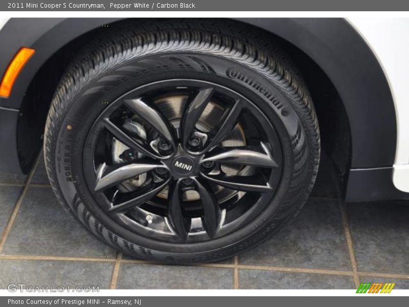 Pepper White / Carbon Black 2011 Mini Cooper S Countryman