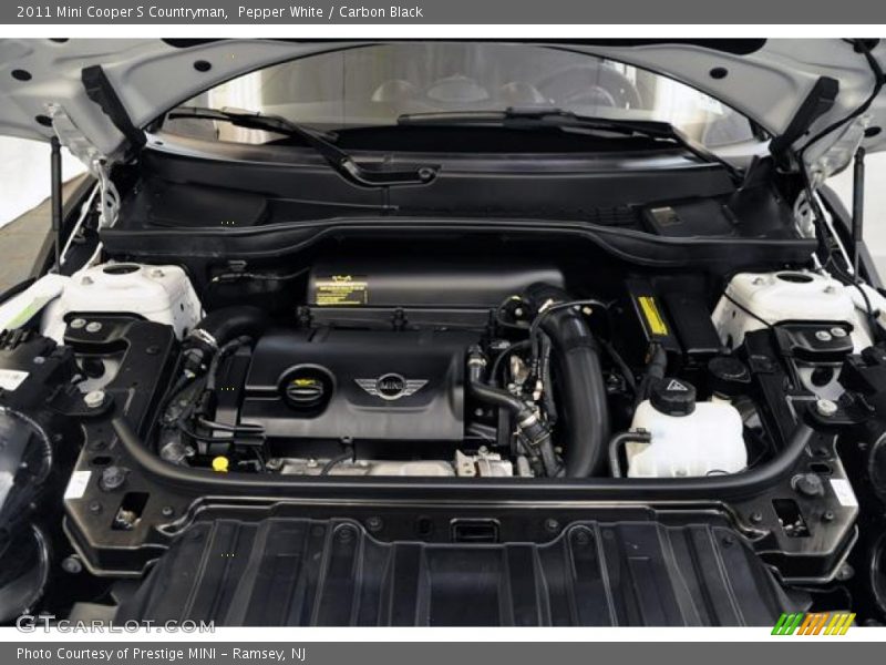Pepper White / Carbon Black 2011 Mini Cooper S Countryman