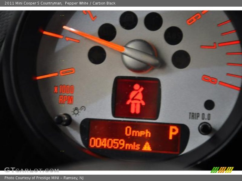 Pepper White / Carbon Black 2011 Mini Cooper S Countryman