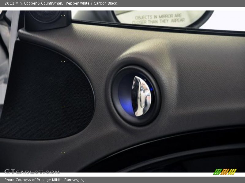 Pepper White / Carbon Black 2011 Mini Cooper S Countryman