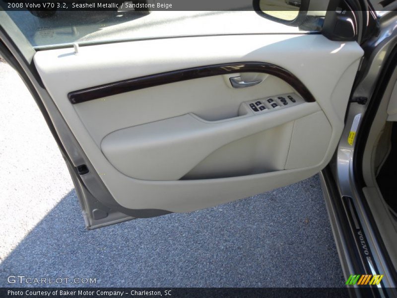 Seashell Metallic / Sandstone Beige 2008 Volvo V70 3.2