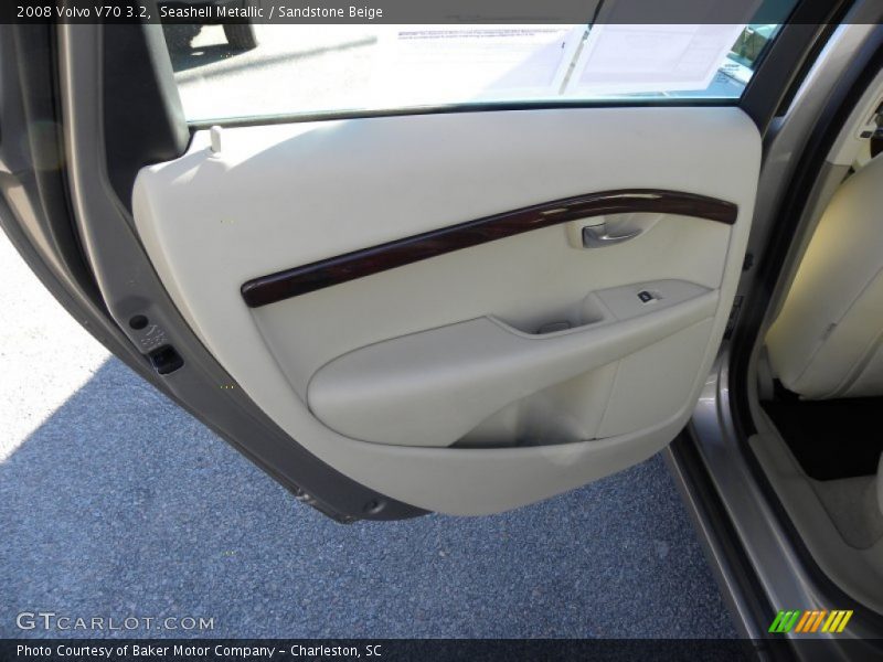 Seashell Metallic / Sandstone Beige 2008 Volvo V70 3.2
