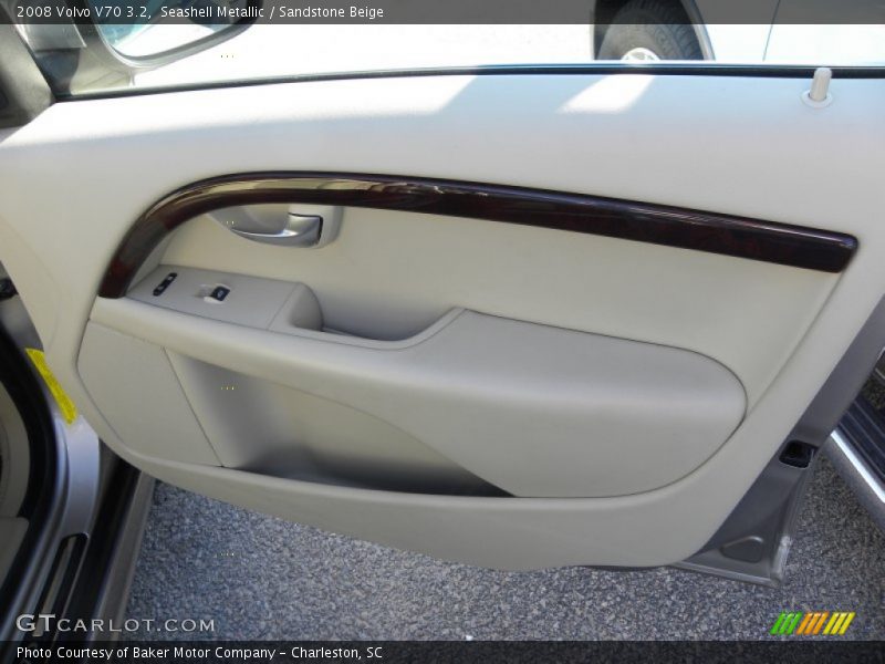 Seashell Metallic / Sandstone Beige 2008 Volvo V70 3.2
