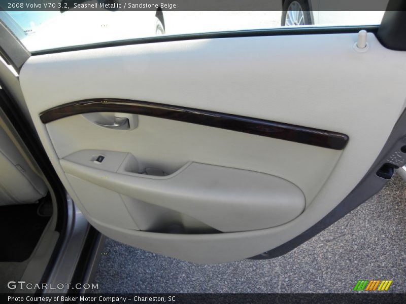 Seashell Metallic / Sandstone Beige 2008 Volvo V70 3.2
