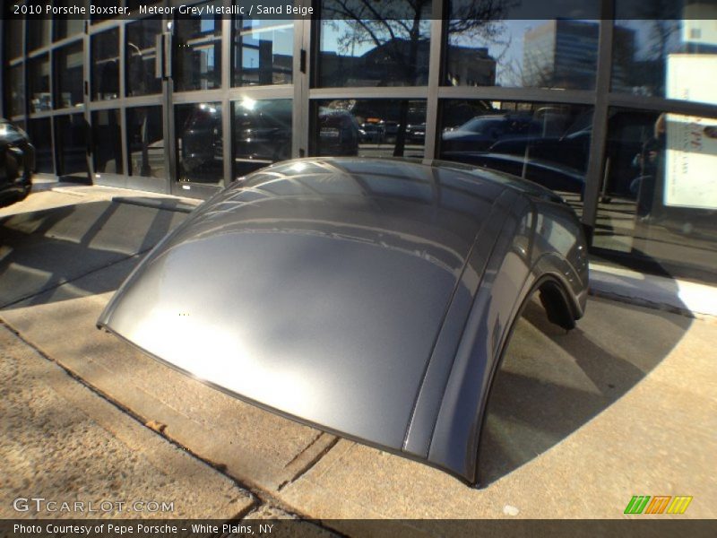 Meteor Grey Metallic / Sand Beige 2010 Porsche Boxster