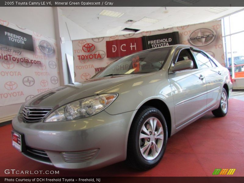 Mineral Green Opalescent / Gray 2005 Toyota Camry LE V6