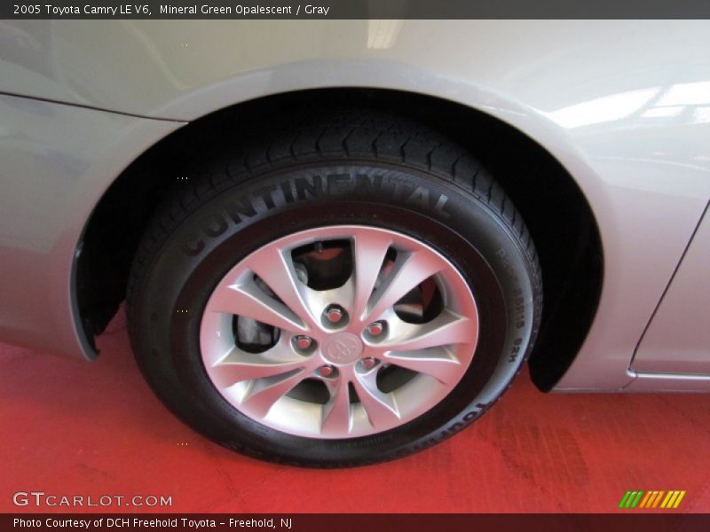 Mineral Green Opalescent / Gray 2005 Toyota Camry LE V6