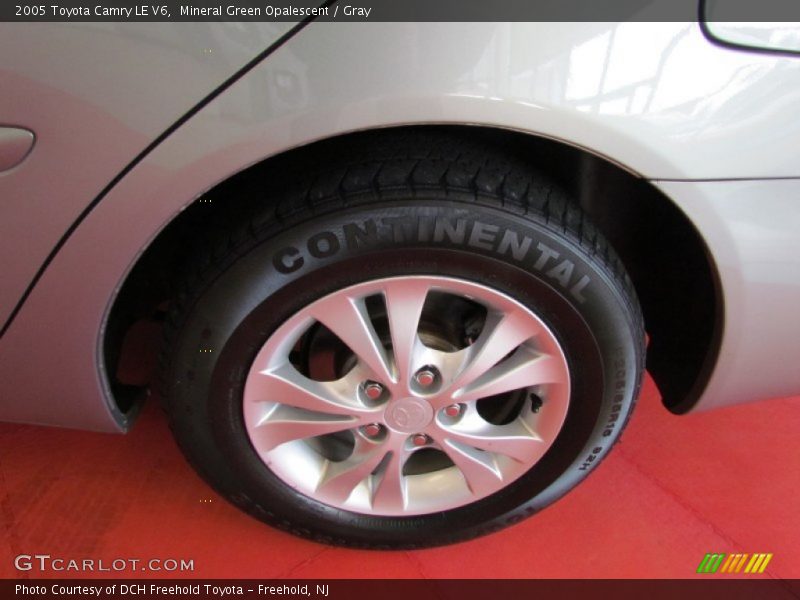 Mineral Green Opalescent / Gray 2005 Toyota Camry LE V6