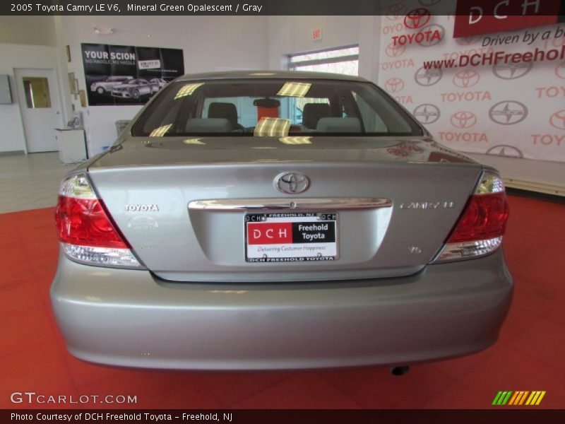 Mineral Green Opalescent / Gray 2005 Toyota Camry LE V6
