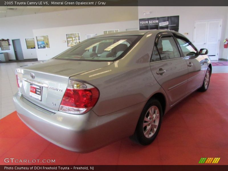 Mineral Green Opalescent / Gray 2005 Toyota Camry LE V6