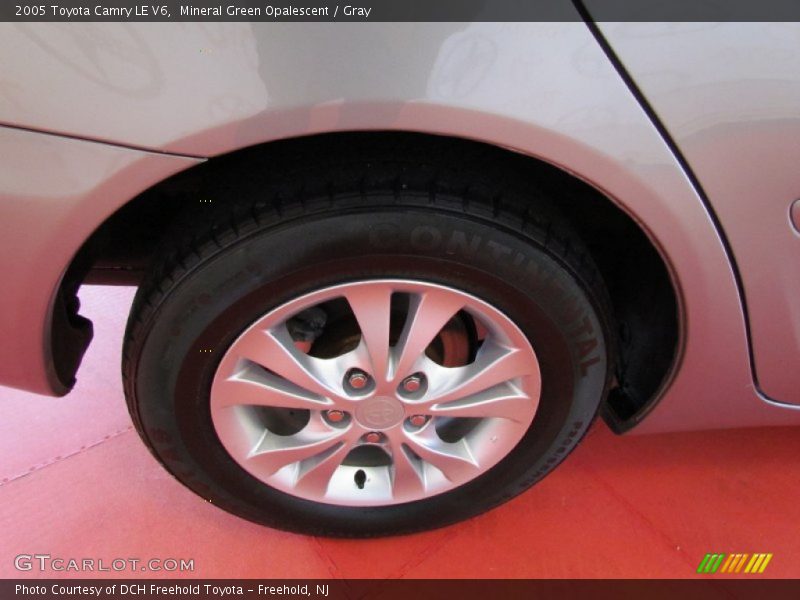 Mineral Green Opalescent / Gray 2005 Toyota Camry LE V6
