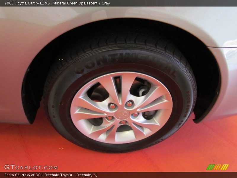 Mineral Green Opalescent / Gray 2005 Toyota Camry LE V6