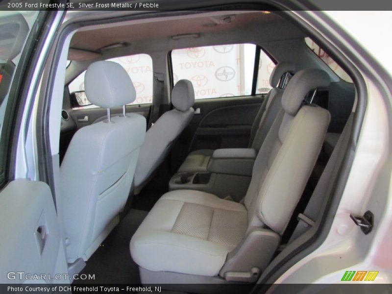 Silver Frost Metallic / Pebble 2005 Ford Freestyle SE