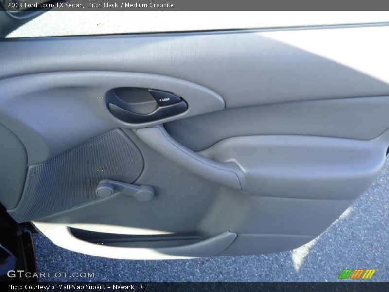 Pitch Black / Medium Graphite 2003 Ford Focus LX Sedan