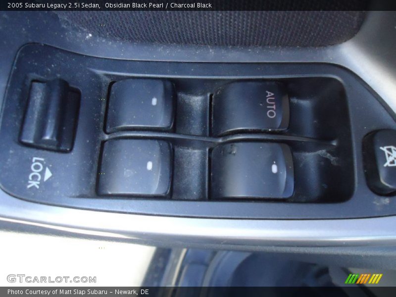 Obsidian Black Pearl / Charcoal Black 2005 Subaru Legacy 2.5i Sedan