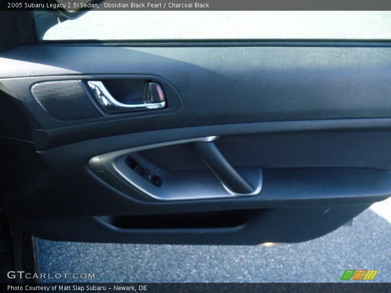 Obsidian Black Pearl / Charcoal Black 2005 Subaru Legacy 2.5i Sedan