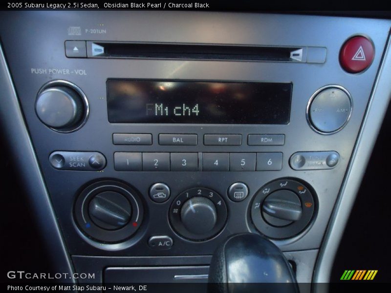 Obsidian Black Pearl / Charcoal Black 2005 Subaru Legacy 2.5i Sedan
