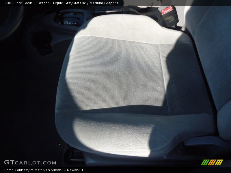 Liquid Grey Metallic / Medium Graphite 2002 Ford Focus SE Wagon