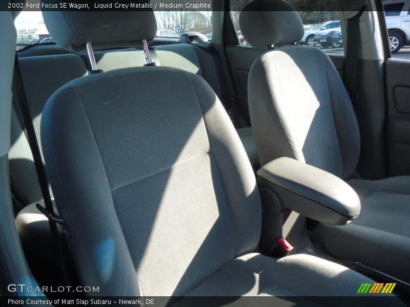 Liquid Grey Metallic / Medium Graphite 2002 Ford Focus SE Wagon