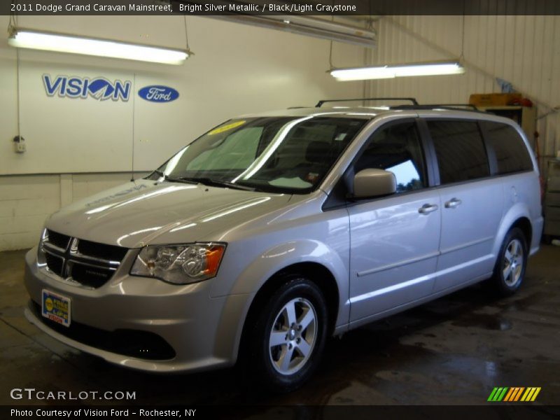Bright Silver Metallic / Black/Light Graystone 2011 Dodge Grand Caravan Mainstreet