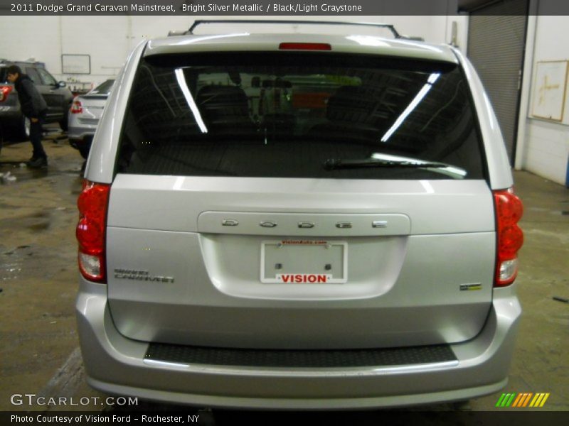 Bright Silver Metallic / Black/Light Graystone 2011 Dodge Grand Caravan Mainstreet