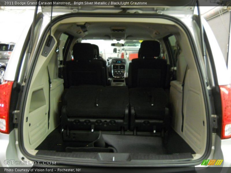 Bright Silver Metallic / Black/Light Graystone 2011 Dodge Grand Caravan Mainstreet