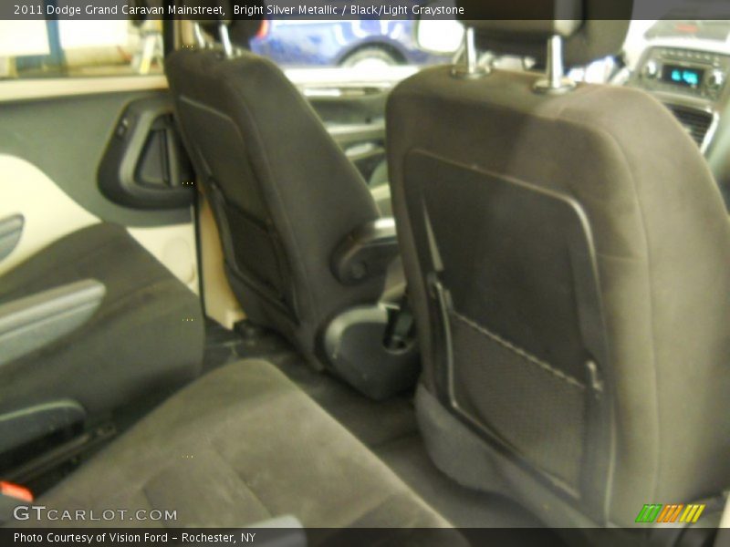 Bright Silver Metallic / Black/Light Graystone 2011 Dodge Grand Caravan Mainstreet