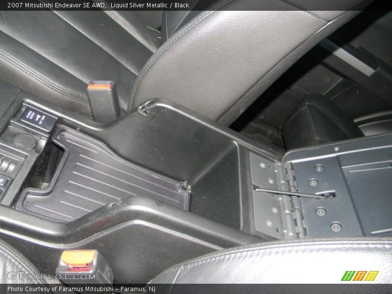 Liquid Silver Metallic / Black 2007 Mitsubishi Endeavor SE AWD