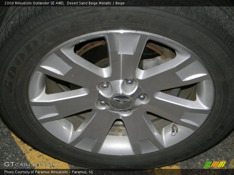 Desert Sand Beige Metallic / Beige 2009 Mitsubishi Outlander SE 4WD