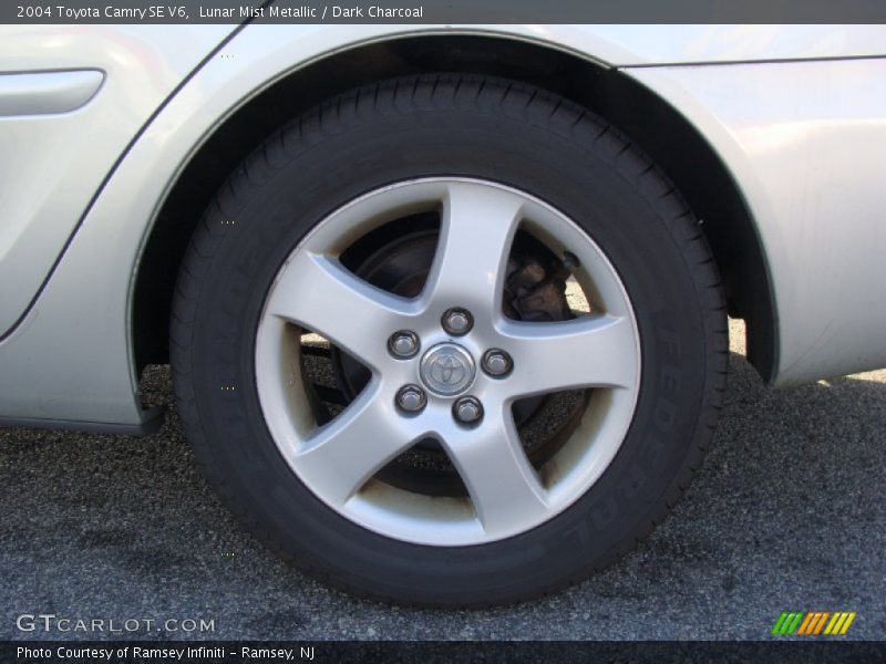 Lunar Mist Metallic / Dark Charcoal 2004 Toyota Camry SE V6