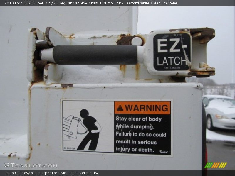 Oxford White / Medium Stone 2010 Ford F350 Super Duty XL Regular Cab 4x4 Chassis Dump Truck