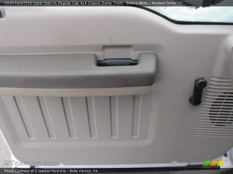 Oxford White / Medium Stone 2010 Ford F350 Super Duty XL Regular Cab 4x4 Chassis Dump Truck
