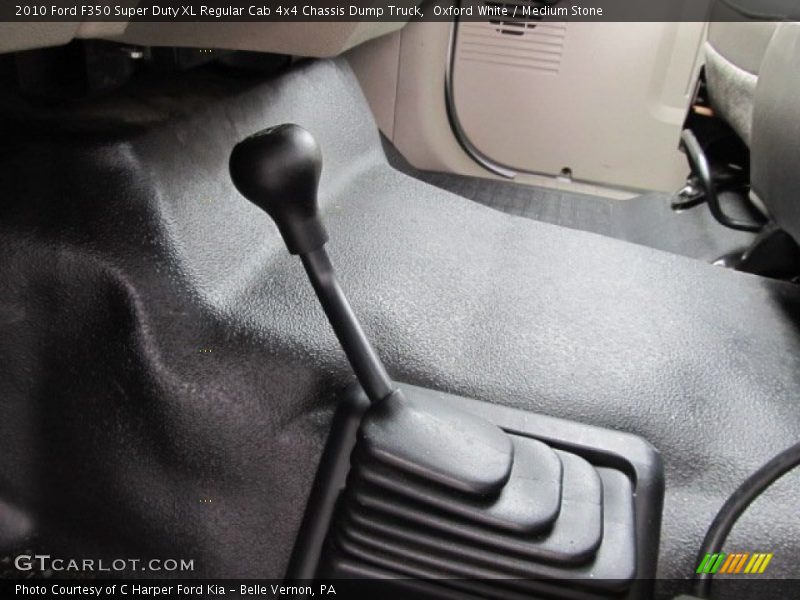 Oxford White / Medium Stone 2010 Ford F350 Super Duty XL Regular Cab 4x4 Chassis Dump Truck