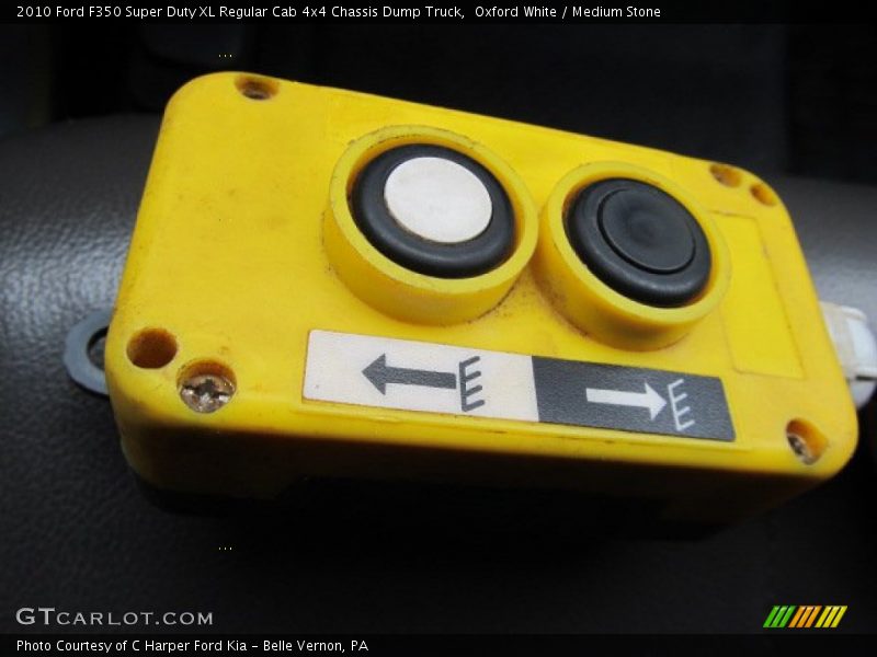Oxford White / Medium Stone 2010 Ford F350 Super Duty XL Regular Cab 4x4 Chassis Dump Truck