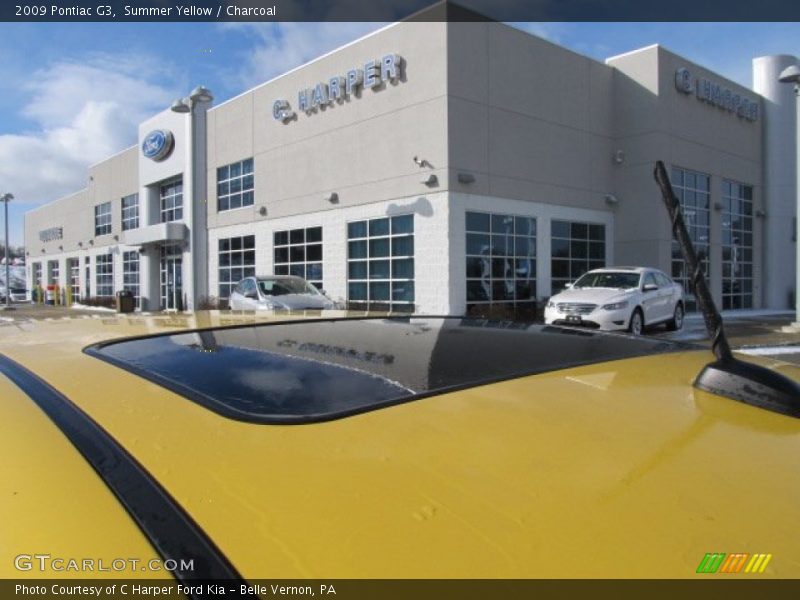 Summer Yellow / Charcoal 2009 Pontiac G3