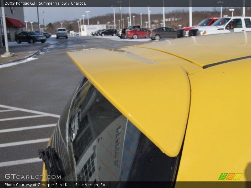 Summer Yellow / Charcoal 2009 Pontiac G3