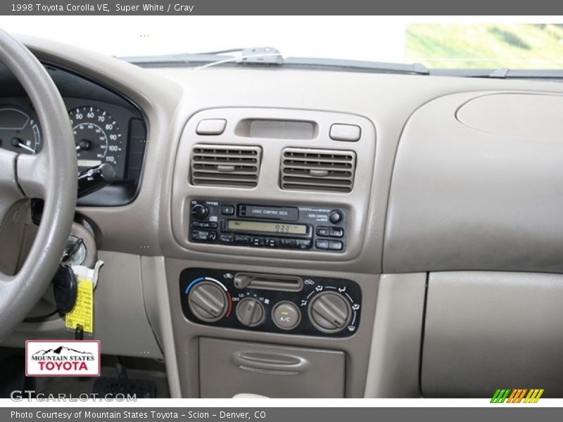 Super White / Gray 1998 Toyota Corolla VE