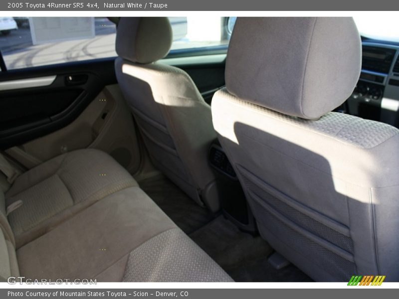 Natural White / Taupe 2005 Toyota 4Runner SR5 4x4