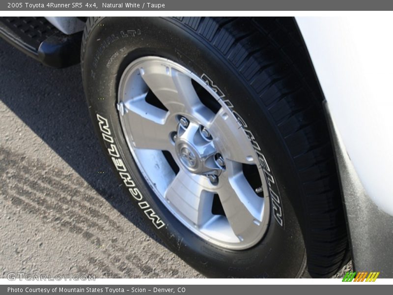Natural White / Taupe 2005 Toyota 4Runner SR5 4x4