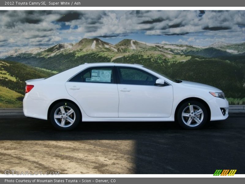 Super White / Ash 2012 Toyota Camry SE