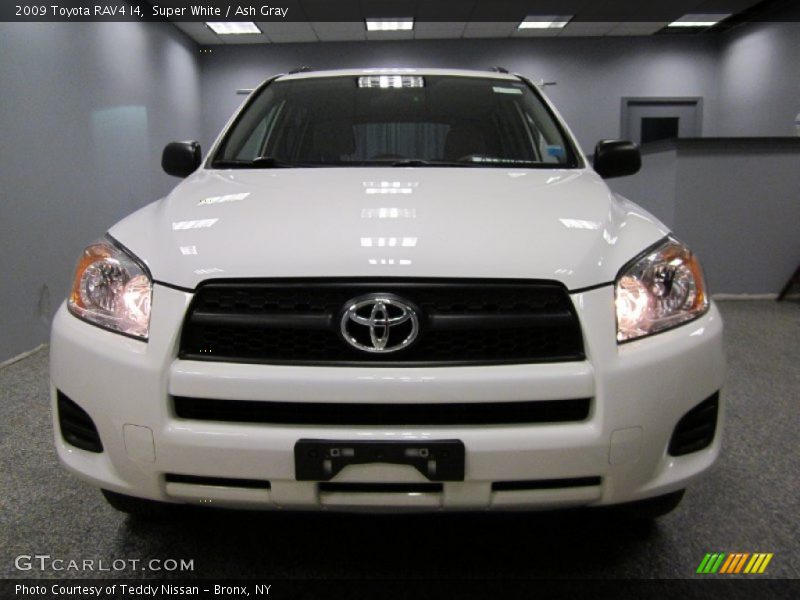Super White / Ash Gray 2009 Toyota RAV4 I4