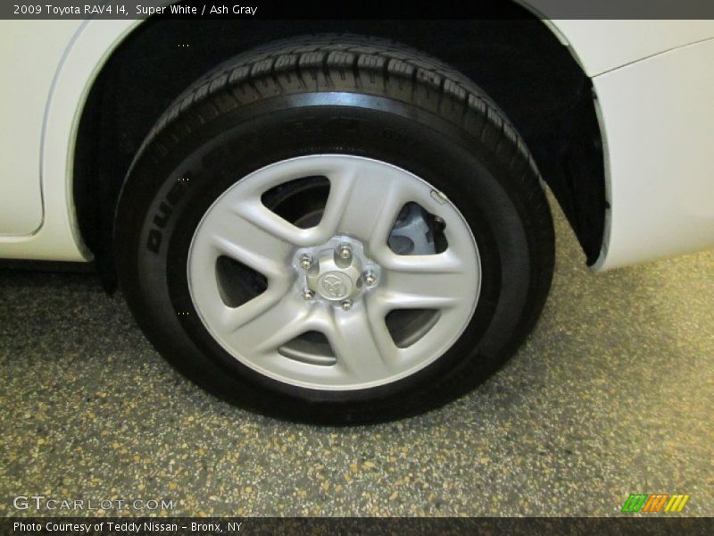 Super White / Ash Gray 2009 Toyota RAV4 I4