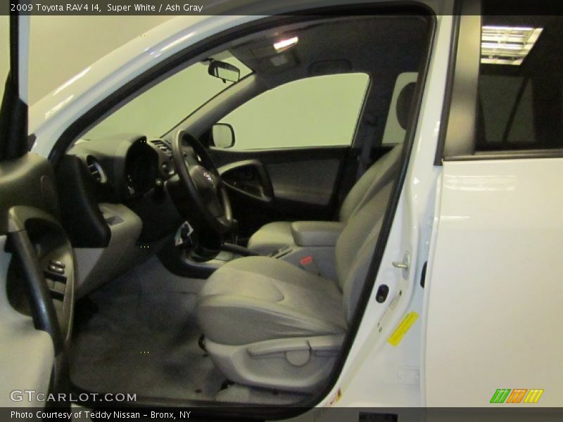 Super White / Ash Gray 2009 Toyota RAV4 I4