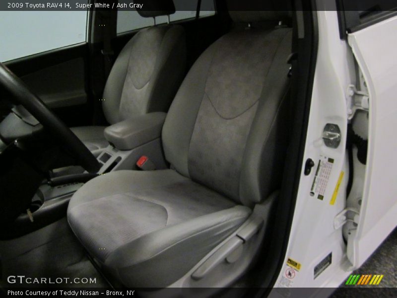 Super White / Ash Gray 2009 Toyota RAV4 I4