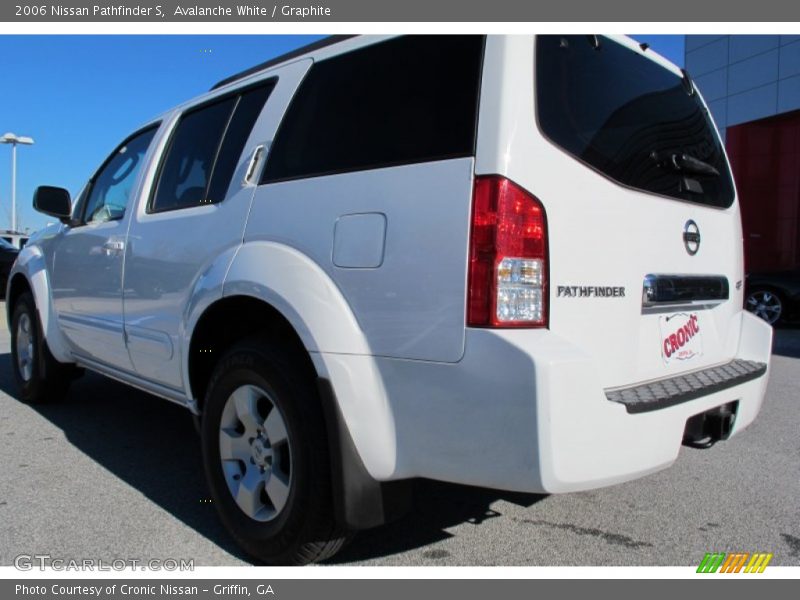 Avalanche White / Graphite 2006 Nissan Pathfinder S
