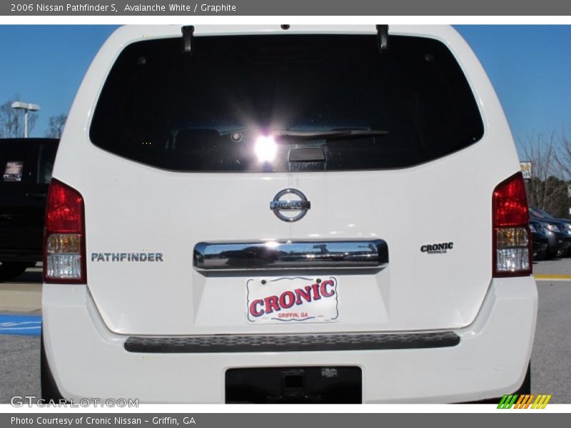 Avalanche White / Graphite 2006 Nissan Pathfinder S