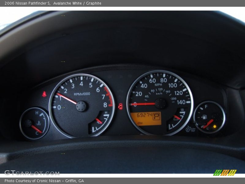 Avalanche White / Graphite 2006 Nissan Pathfinder S