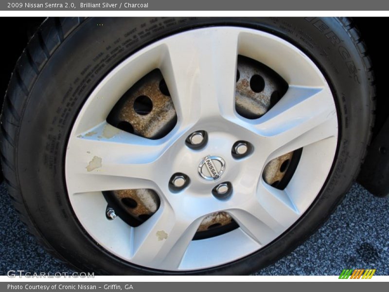 Brilliant Silver / Charcoal 2009 Nissan Sentra 2.0